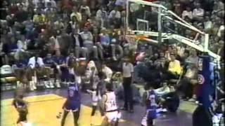 Famous 27.01.1989. – Knicks@Suns: Tom Chambers vs Patrick Ewing, Chambers Legendary Dunk On Mark Jackson Wealth