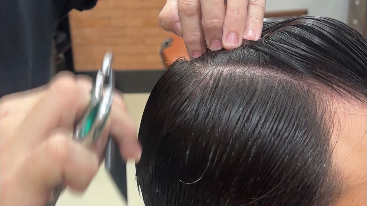 Como cortar cabelo social todo na tesoura com técnicas de pente corrido