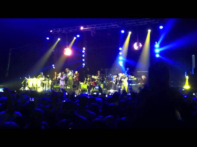 Earth Wind and Fire, Imagination et Kool and the Gang Live - YouTube