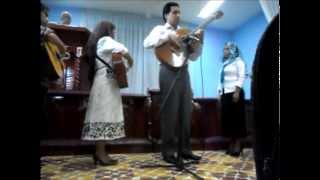 Video thumbnail of "donde podre esconderme - rondalla ELIAZIB"