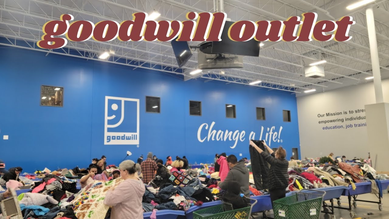 Comparing Two Goodwill Bins Outlet Locations YouTube