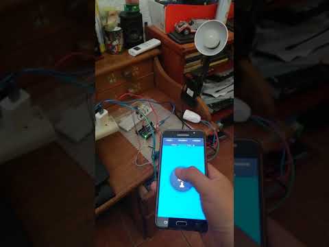 lámpara controlable por voz