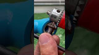 The simple plumbing trick professionals use #USA #PlumbingTips #DIYRepair