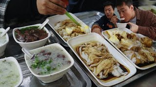 韶关街边20多年的小吃店，招牌猪红汤只卖2 5块，满满一碗溢出来