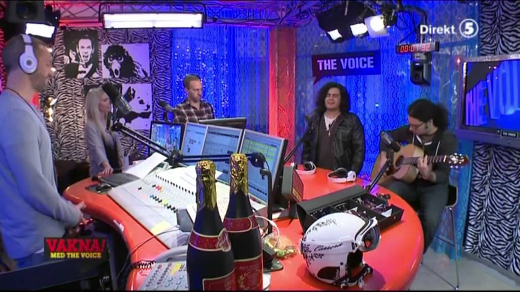 Bild från Chris Medina sjunger in julen med VAKNA! gänget