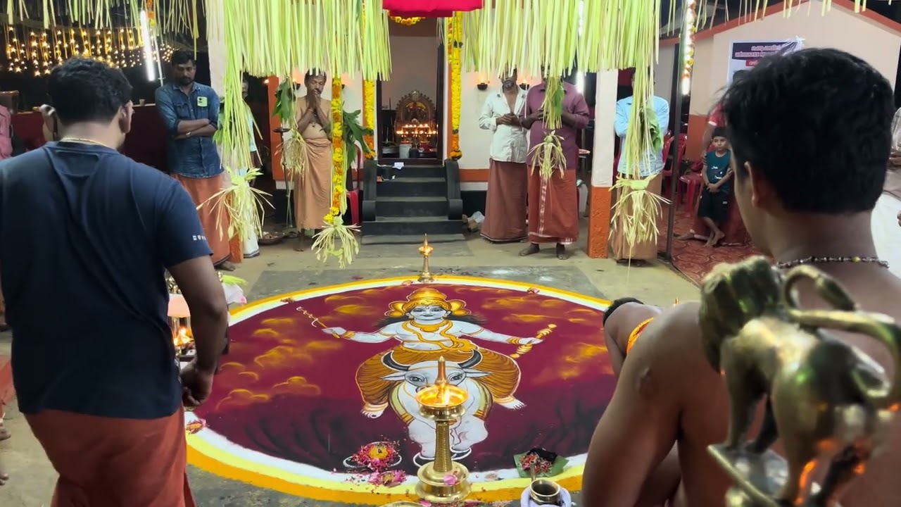 പൊന്നാരം കരിംകുട്ടി സ്വാമി  നൃത്തത്തിൽ  വന്നപ്പോൾ 🙏❤️‍🔥 #vishnumaya #vishnumayaswami #temple......