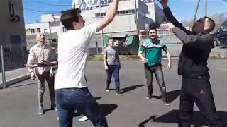 Преданные Играют В Streetball