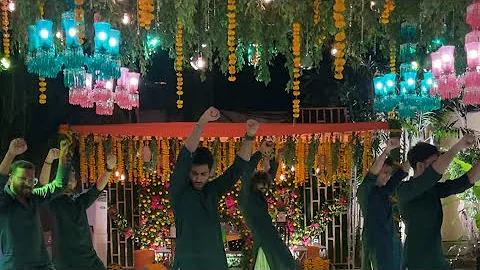 Make some noise for the desi boys 💃