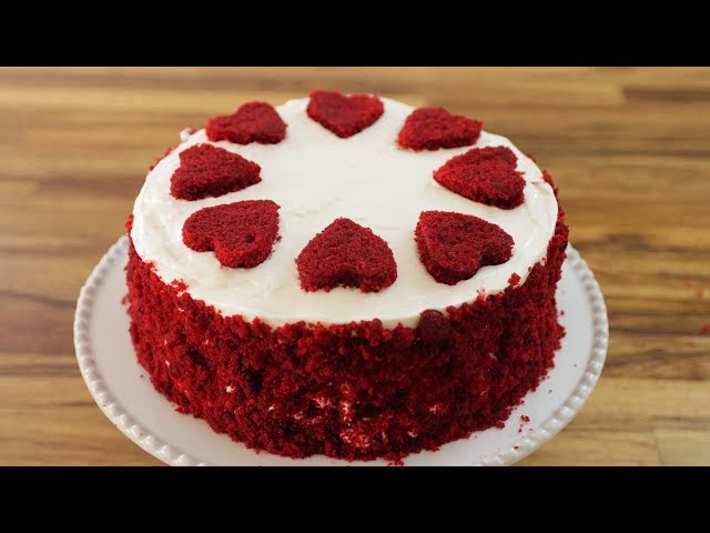 Red Velvet Cake with Cream Cheese Frosting l The Novice Chef
