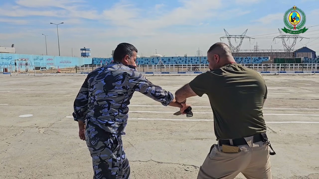 قسم تدريب شرطة الكهرباء يجري تدريب فعالية القتال الأعزل