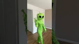 Alien life: Day 6 pretending I’m okay… but I’m really really not 👽💔