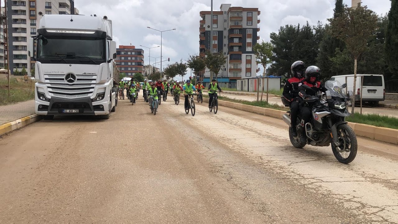 11. Yeşilay Bisiklet Turunda bisikletseverler sağlık için pedal çevirdi