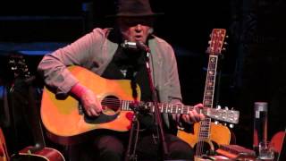 Neil Young - Southern Man - Chicago Theater, Chi IL. Apr 22, 2014 chords