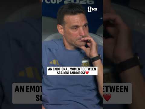 Argentina manager Lionel Scaloni was visibly emotional as Leo Messi was subbed off 🇦🇷
