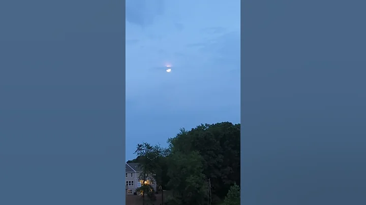 Moon with Clouds #moon #fullmoon #clouds#night - DayDayNews