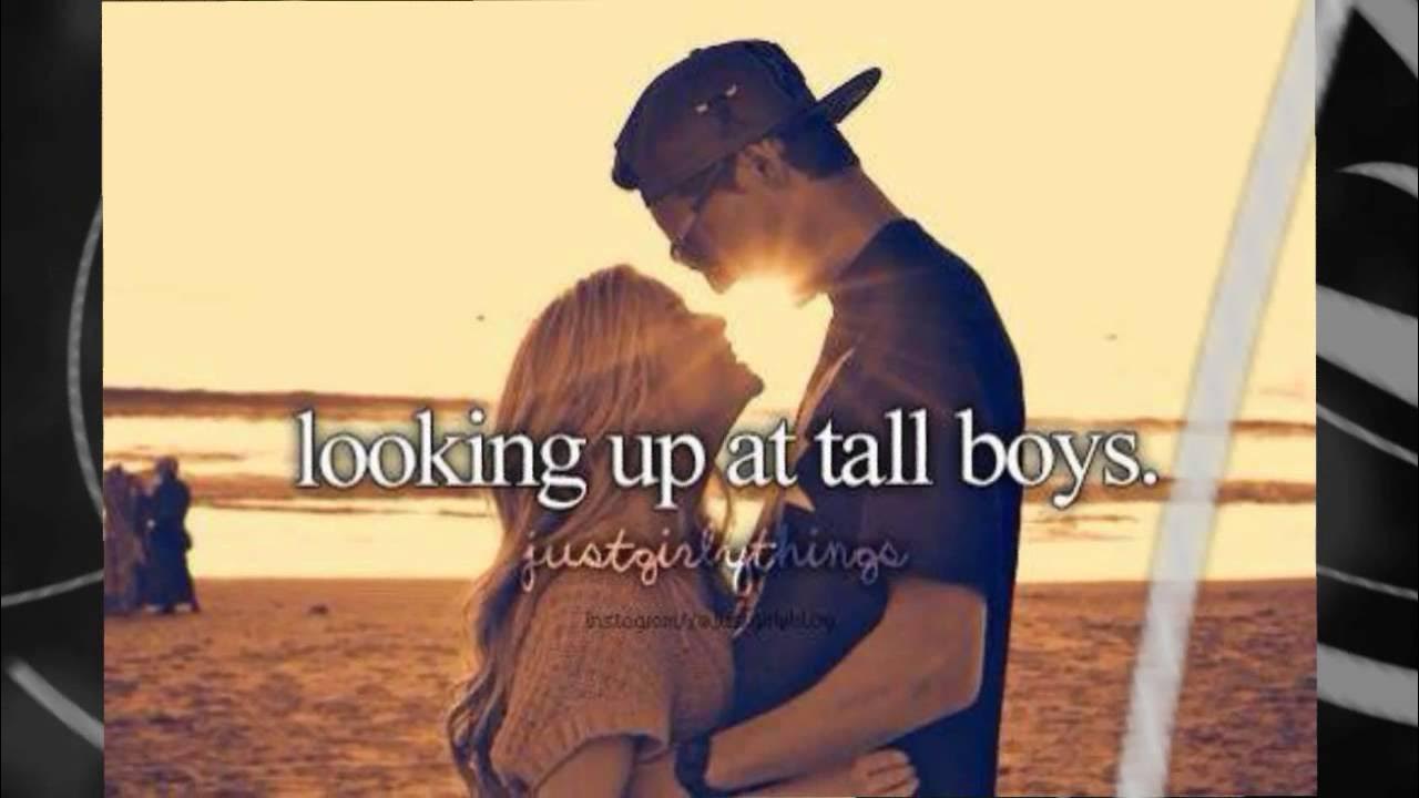 Look in the picture and say. Fill in the gaps to complete the dialogue ответ. Filling in the gaps 10 класс на уроках английского. Present continuous в английском языке для детей. Look at that boy.