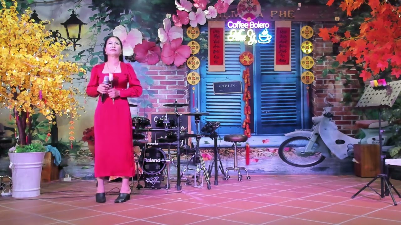 Chuyện giàn thiên lý  - Sáng tác: nhạc Anh Bằng, thơ Yên Thao  - Trình bày : Huỳnh Bé