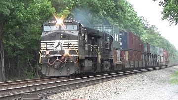 NS 7670 (GE ES44DC) Trails NS 236