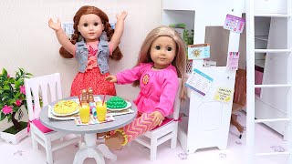 Baby Doll surprises her sister with healthy breakfast! Play Toys