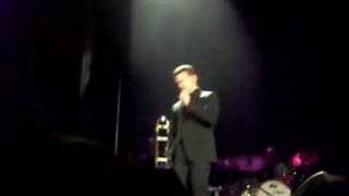 Buble Throws A Tanturm And Nick Takes Over