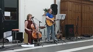 California Dreamin - The Mamas & The Papas Cover Berthilde & Wieke