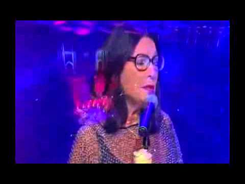 Nana Mouskouri  -   Loves  Changes  Everthing   - Royal  Albert  Hall  - 2007 -