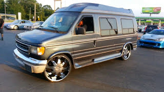 HJ's 1997 Ford E150 on 26's !!!