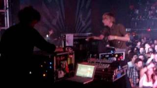 Simian Mobile Disco - &quot;10,000 Horses Can&#39;t Be Wrong&quot; and &quot;Hustler&quot; Live @ The Mod Club