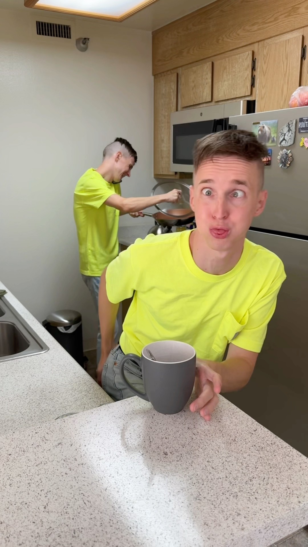 ? PRANK ? Laugh = Lose