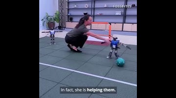 ¡Robots aprendiendo a jugar fútbol! ⚽🤖 En este video, verán a pequeños robots que, mediante un proce
