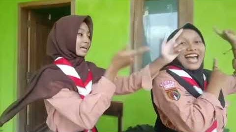 tugas informatika membuat vlog dan blog dengan tema review lingkungan SMPN 1PANGKAH 