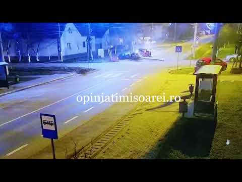 Accident langa Timisoara, dupa ce o soferita nu a cedat trecerea. Un copil de 3 ani, ranit