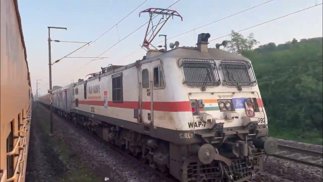 CSMT NIZAMUDDIN PUSH PULL RAJDHANI EXPRESS PARALLEL RUN LATE