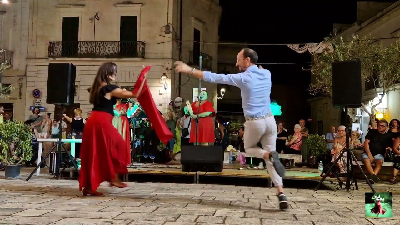 Serena D'Amato e Claudio Longo Pizzica di Aradeo a Cutrofiano 11 agosto 2022