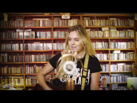 Bailey Tomkinson - 'California Fire' | #UnderTheAppleTree