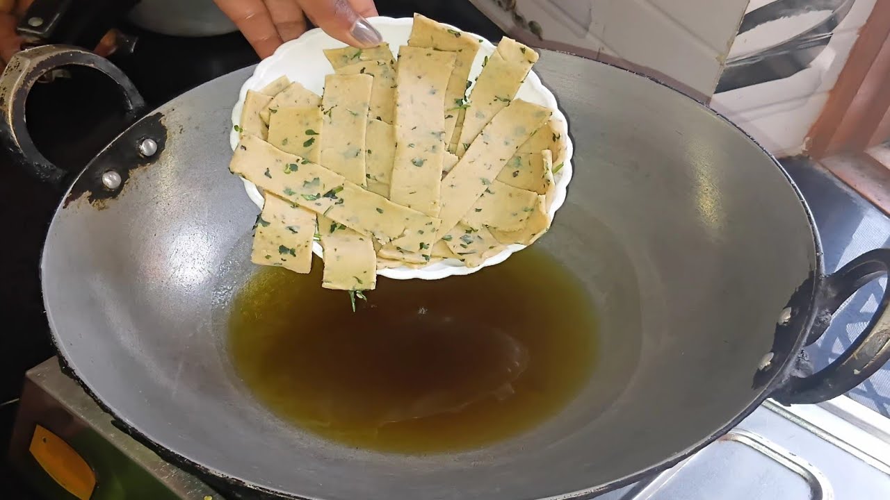 गेहूं के आटे की मठरी कैसे बनाएं | Gehun ke Aate ki Mathhri kaise banaye | how to make Mathhri recipe