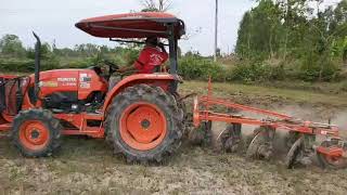 ไถนาดินทาม KUBOTA L4018 ผานบุกเบิกไถนาด้วยผาน 4