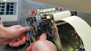 UNITREX ADDING MACHIN NANA 電動計算機 Bohn Unitrex Mechanical Adding Machine Repair - YouTube
