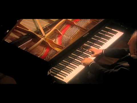 Barenboim on Beethoven "Pathetique" 2nd movement