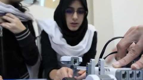 The Oasys School - Students of grades 7,8 and 9 visited Robotics Labs on 9th March 2012