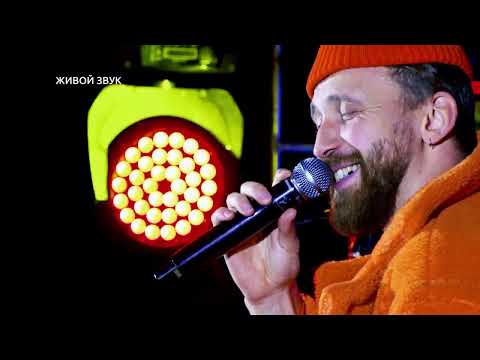 Видео: «Плейлист от Деда Мороза» - концерт кавер-группы «Балбесы»