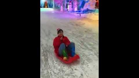 Trò chơi trượt tuyệt tại Khoang Xanh Suối Tiên nghỉ lễ 30-4, 1-5