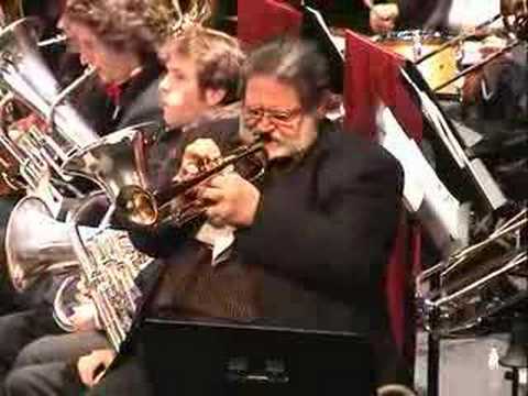 Bobby Shew & Las Vegas Brass Band plays I Can't Ge...