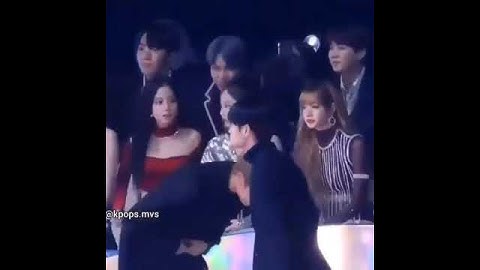 jimin something whisped to jisoo