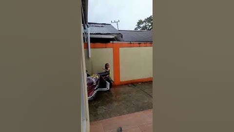 mandi hujan bersama lala dan abang ihsan #shortvideo #shorts #mandihujan #anandrafamily