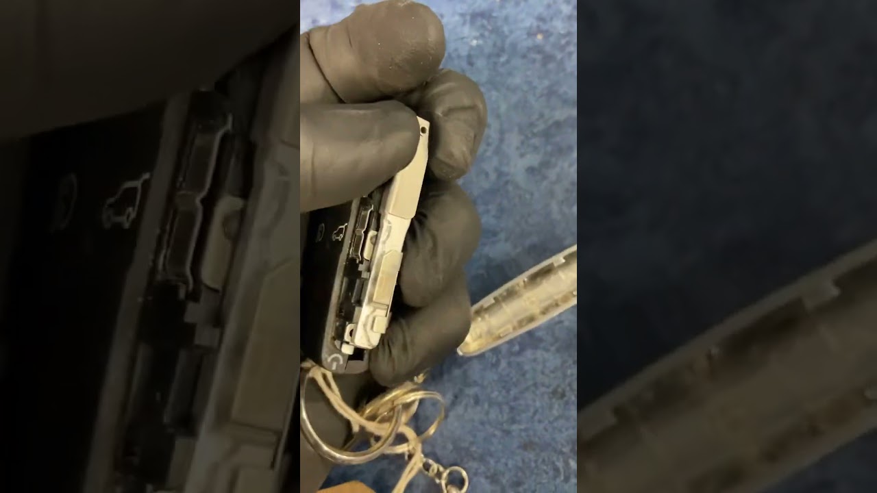 Land Rover key inside key fob 