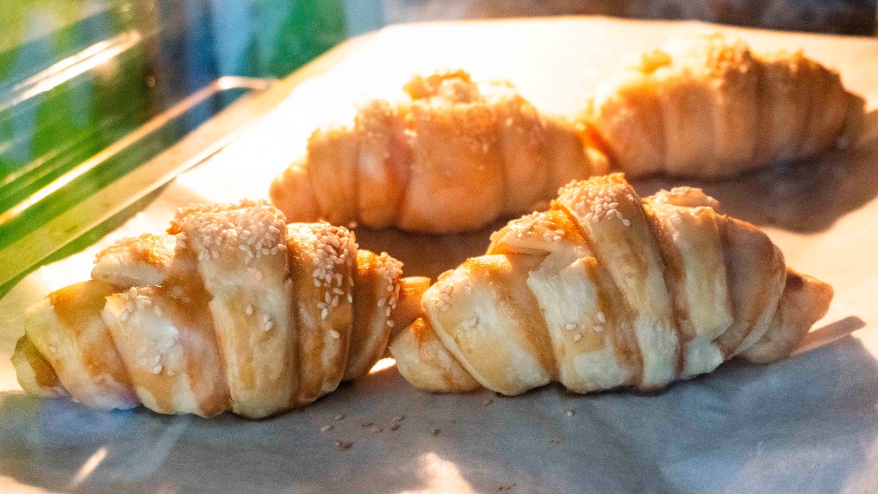 Easy 15 Minute Caramel Croissants