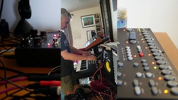 Jam session with Tempest, Octatrack, Analog Keys and El Capistan. Dark techno