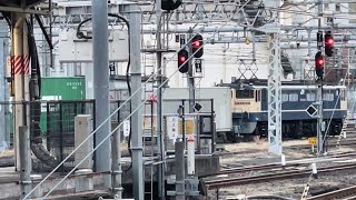 【復活運転!釜次位コキ73-3有り!】国鉄EF65形2000番台2087号機(赤プレート・国鉄色)+コキ16B(両)が大宮駅4番線通過するシーン(4072レ・新A61・コンテナ輸送)2024.2.11