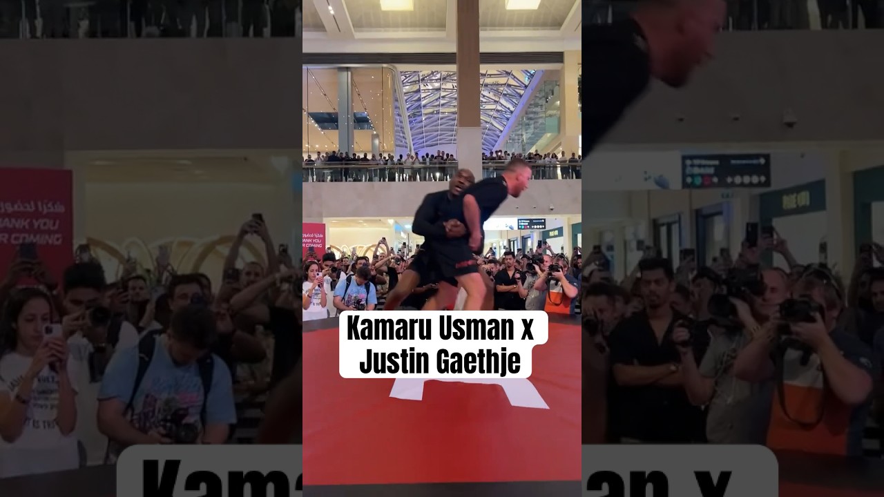 Kamaru Usman wrestling with Justin Gaethje at open workouts 🤼‍♂️ 